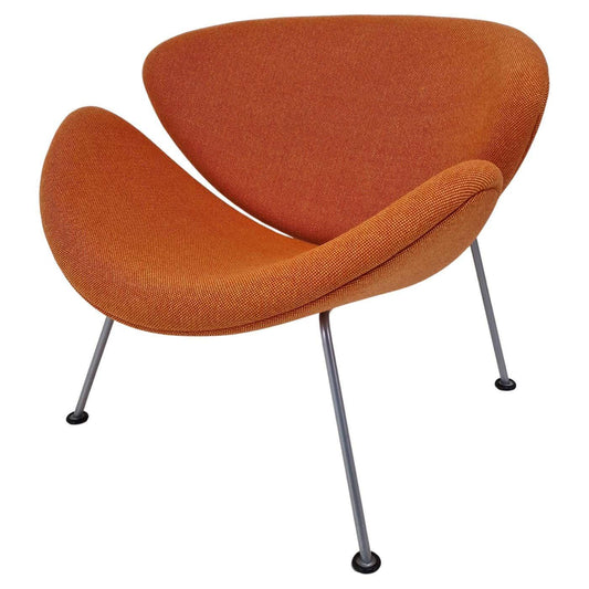 Nieuwe bekleding voor een iconische designfauteuil met organische lijnen
