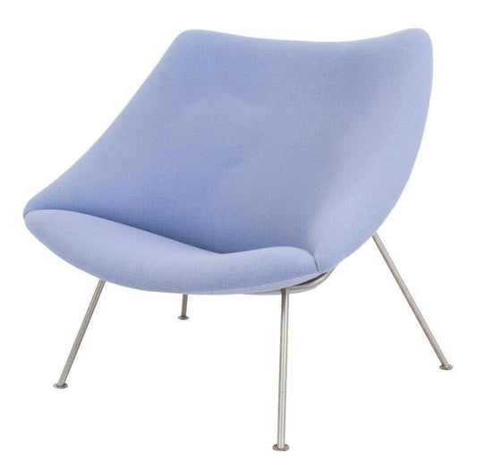 Professioneel herstel van een iconische designfauteuil met organische vormen